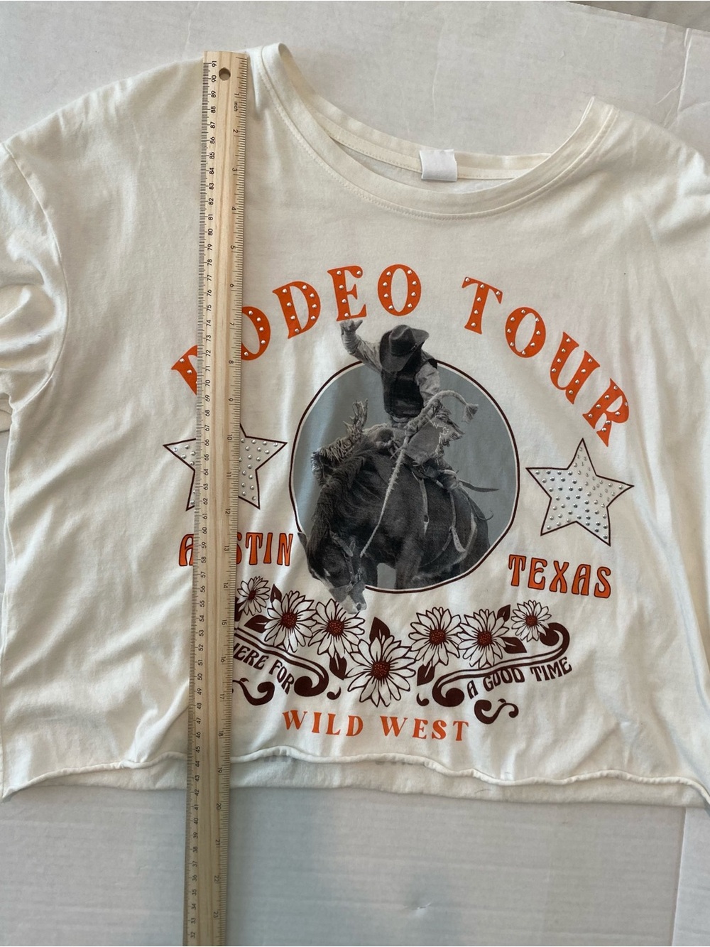 Rodeo Tour Austin Texas Wild West Crop Tshirt with Cowboy and Daisies - Sz Large - Picture 5 of 7